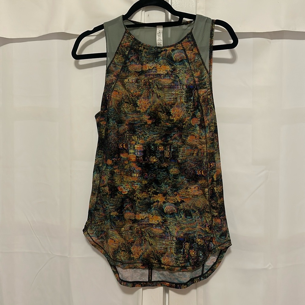 Lululemon workout tank size 8